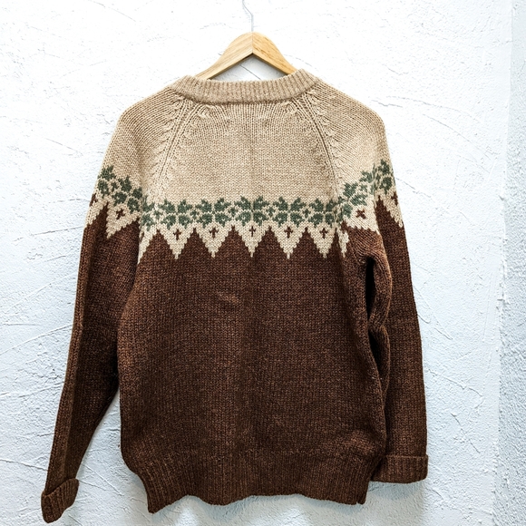 Ladies Vintage 100% wool sweater - oversized small. - Picture 4 of 4